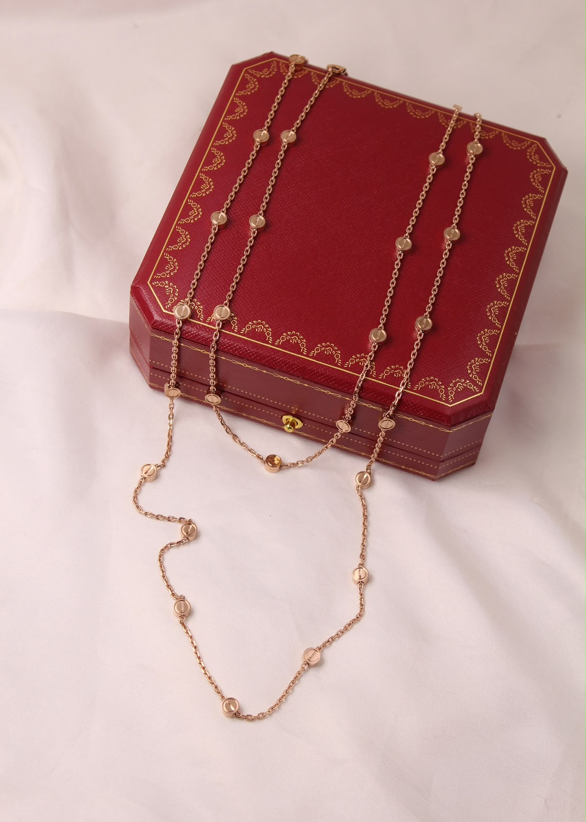 Multi-Wear LOVE Necklace & Earrings Set | طقم قلادة LOVE مع أقراط