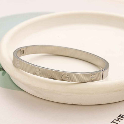 Silver Screw-Pattern Love Bangle Bracelet
