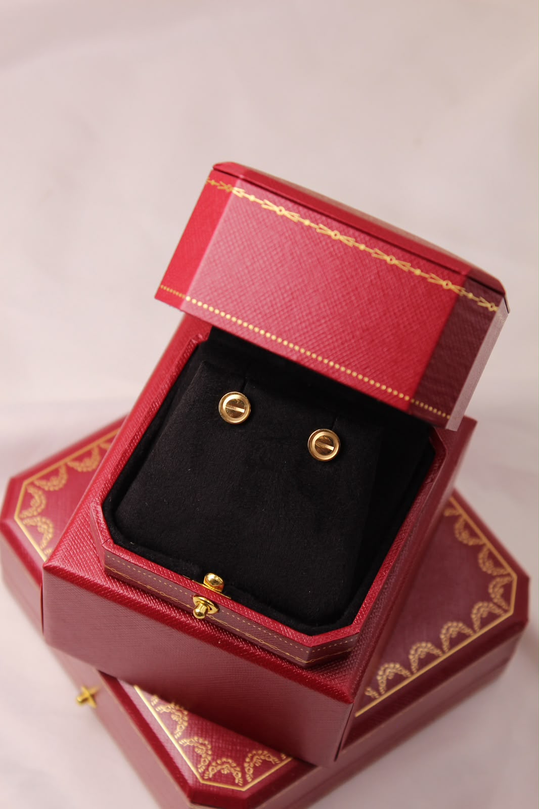 Multi-Wear LOVE Necklace & Earrings Set | طقم قلادة LOVE مع أقراط