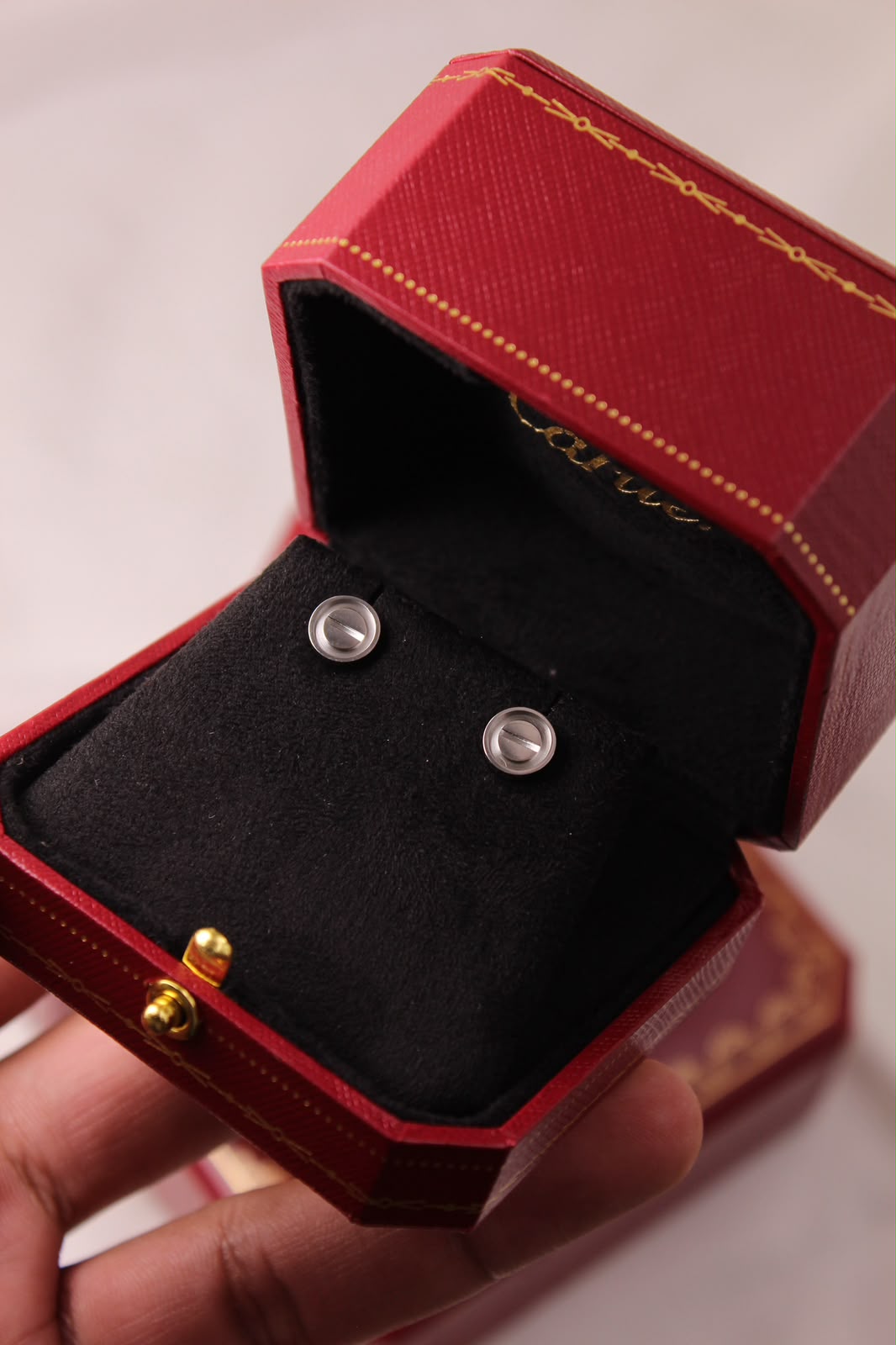 Multi-Wear LOVE Necklace & Earrings Set | طقم قلادة LOVE مع أقراط
